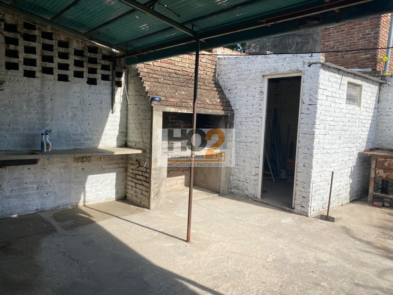 JP LOPEZ 2900. CASA DE 2 DOMITORIOS Y PATIO