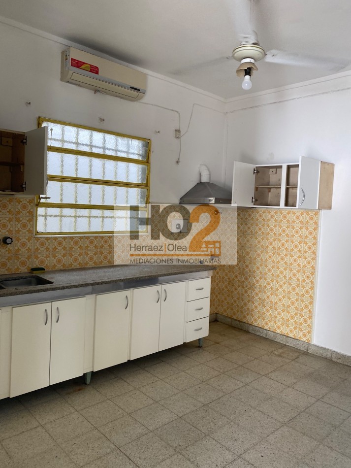 JP LOPEZ 2900. CASA DE 2 DOMITORIOS Y PATIO