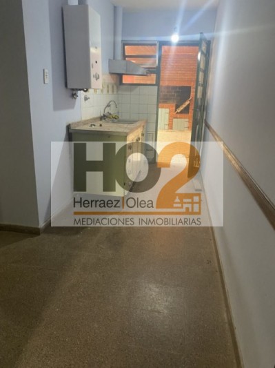 BARRIO ESMERALDA SUR. CASA DE 3 DORMITORIOS Y LUGAR PARA AUTO