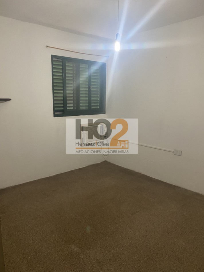 BARRIO ESMERALDA SUR. CASA DE 3 DORMITORIOS Y LUGAR PARA AUTO