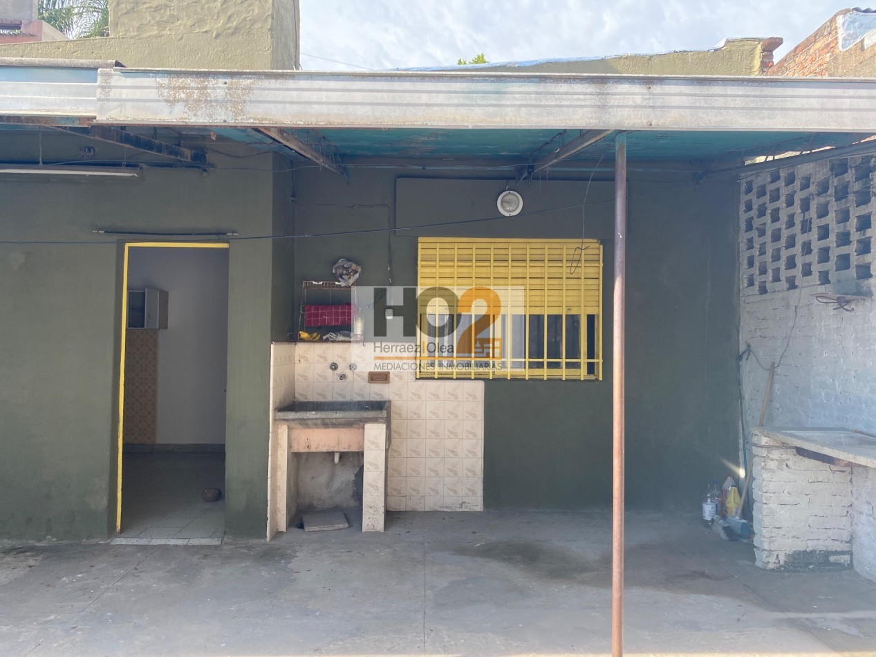 JP LOPEZ 2900. CASA DE 2 DOMITORIOS Y PATIO